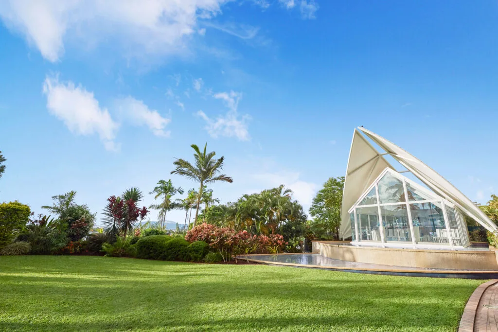 outdoor view of hilton blue horizon chapel with garden